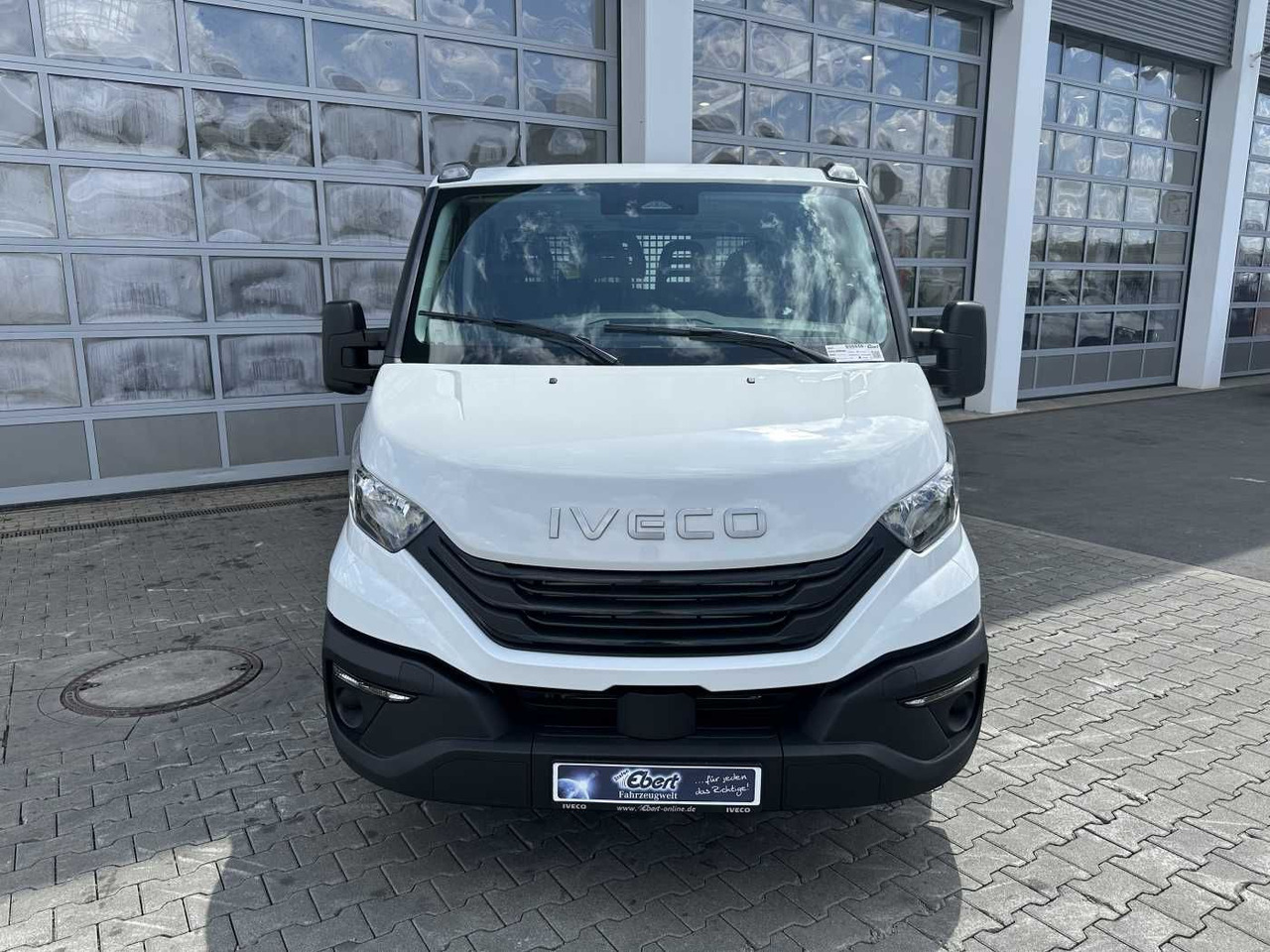 Iveco Daily 35S16 H 3.0L *R3.750mm*AHK*Automatik* 2x - כלי רכב מסחרי במיטה שטוחה: תמונה 2 Iveco Daily 35S16 H 3.0L *R3.750mm*AHK*Automatik* 2x - כלי רכב מסחרי במיטה שטוחה: תמונה 2