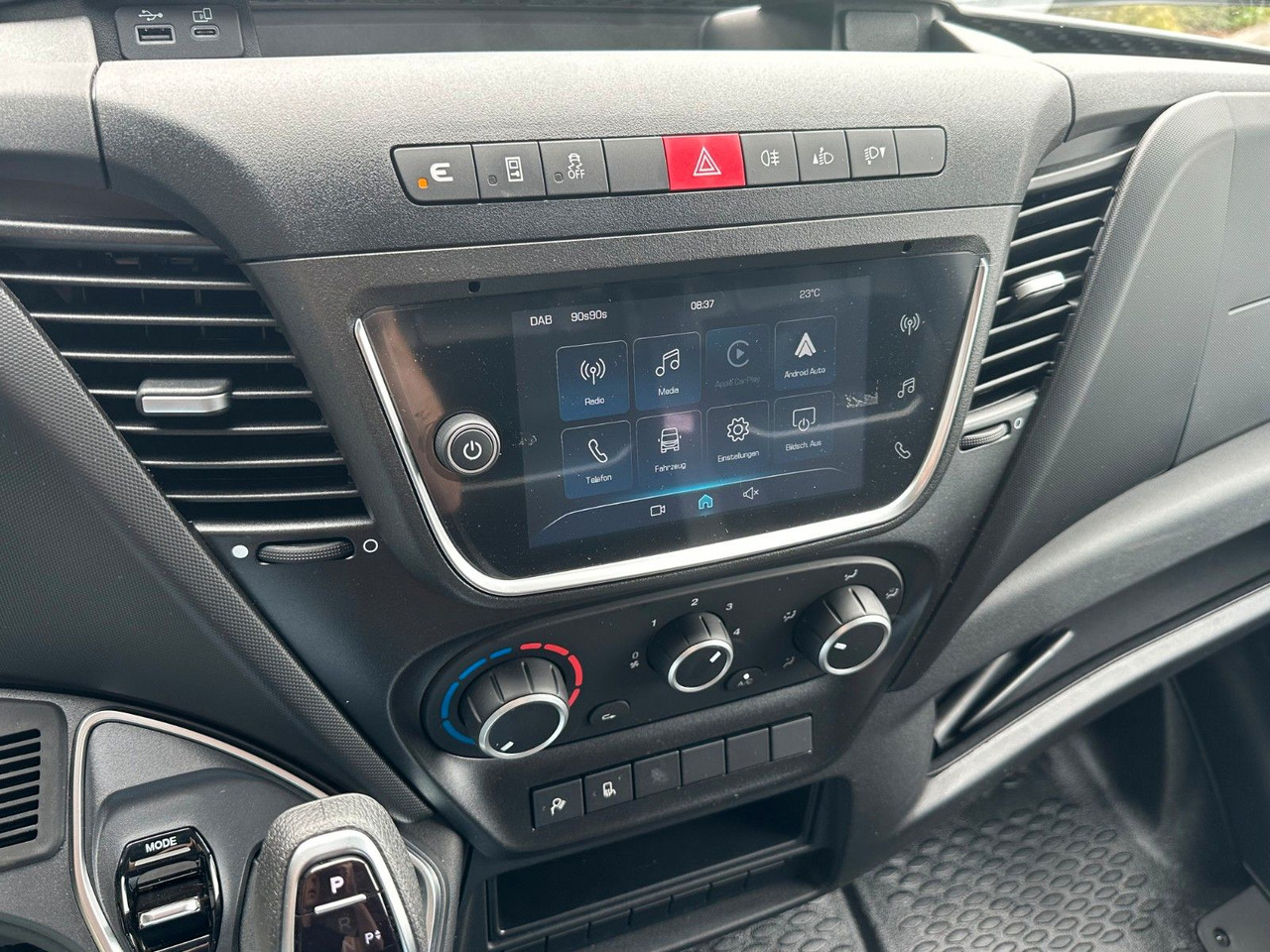 כלי רכב מסחרי עם לוח Iveco Daily 35S16 HA8 3.0L *R4.100mm*Automatik*Kamera*: תמונה 14 כלי רכב מסחרי עם לוח Iveco Daily 35S16 HA8 3.0L *R4.100mm*Automatik*Kamera*: תמונה 14