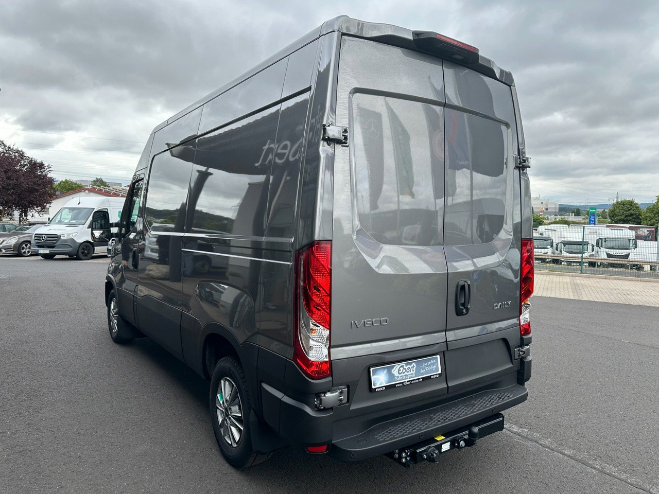 Iveco Daily 35S16 HA8V 3.0L *R3.520mm*AHK*Automatik* - כלי רכב מסחרי עם לוח: תמונה 4 Iveco Daily 35S16 HA8V 3.0L *R3.520mm*AHK*Automatik* - כלי רכב מסחרי עם לוח: תמונה 4