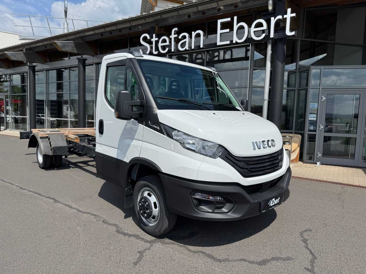 Iveco Daily 50C18 HA8 3.0L *R4.350mm*Klima*Automatik* - משאית עם שלדת תא: תמונה 1 Iveco Daily 50C18 HA8 3.0L *R4.350mm*Klima*Automatik* - משאית עם שלדת תא: תמונה 1