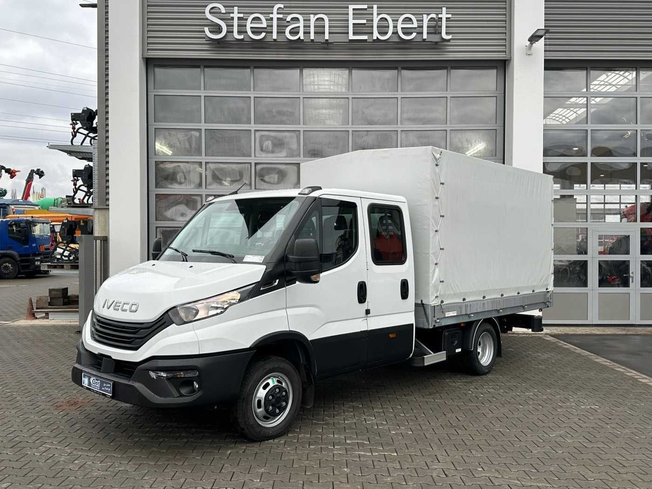 Iveco Daily 50C18H A8 DoKa *AHK*Automatik*7-Sitze* - כלי רכב מסחרי במיטה שטוחה, כלי רכב מסחרי קומבי: תמונה 1 Iveco Daily 50C18H A8 DoKa *AHK*Automatik*7-Sitze* - כלי רכב מסחרי במיטה שטוחה, כלי רכב מסחרי קומבי: תמונה 1