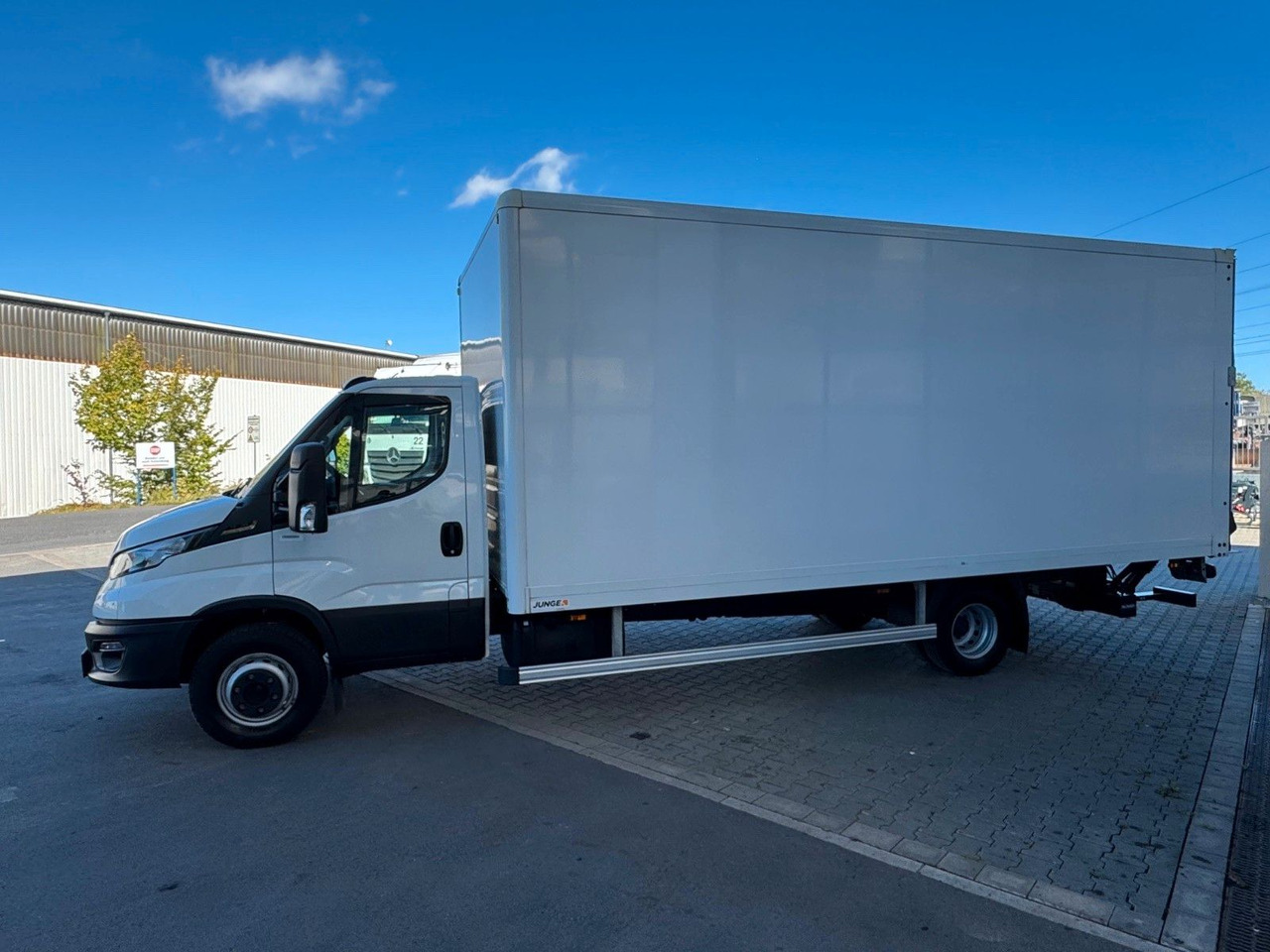 Iveco Daily 70C18 A8 *Koffer*LBW*Automatik* - כלי רכב מסחרי עם תיבה: תמונה 4 Iveco Daily 70C18 A8 *Koffer*LBW*Automatik* - כלי רכב מסחרי עם תיבה: תמונה 4