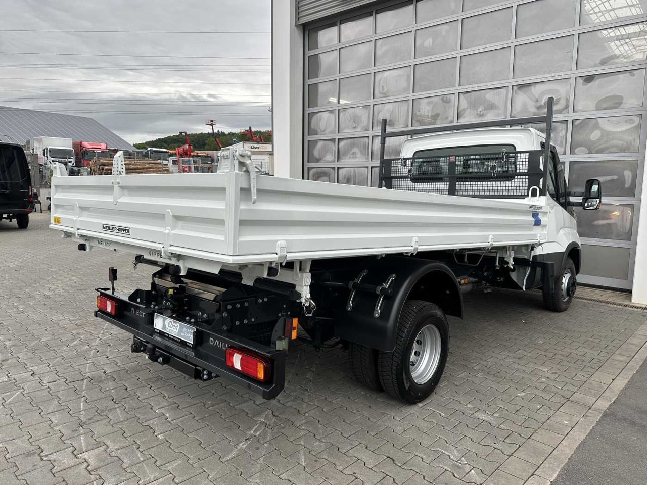 Iveco Daily 70C18H 3-S.-Kipper *R3.750mm*2xAHK* 5x - כלי רכב מסחרי מזהיר: תמונה 4 Iveco Daily 70C18H 3-S.-Kipper *R3.750mm*2xAHK* 5x - כלי רכב מסחרי מזהיר: תמונה 4