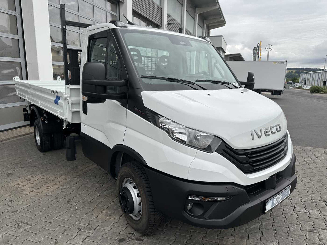 Iveco Daily 70C18H 3-S.-Kipper *R3.750mm*2xAHK* 5x - כלי רכב מסחרי מזהיר: תמונה 3 Iveco Daily 70C18H 3-S.-Kipper *R3.750mm*2xAHK* 5x - כלי רכב מסחרי מזהיר: תמונה 3