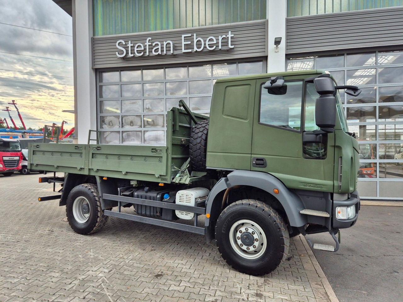 Iveco Eurocargo ML100E22WM-BW 4x4 Pritsche L-Haus Bett - משאית צד נופל/ שטוחה: תמונה 4 Iveco Eurocargo ML100E22WM-BW 4x4 Pritsche L-Haus Bett - משאית צד נופל/ שטוחה: תמונה 4