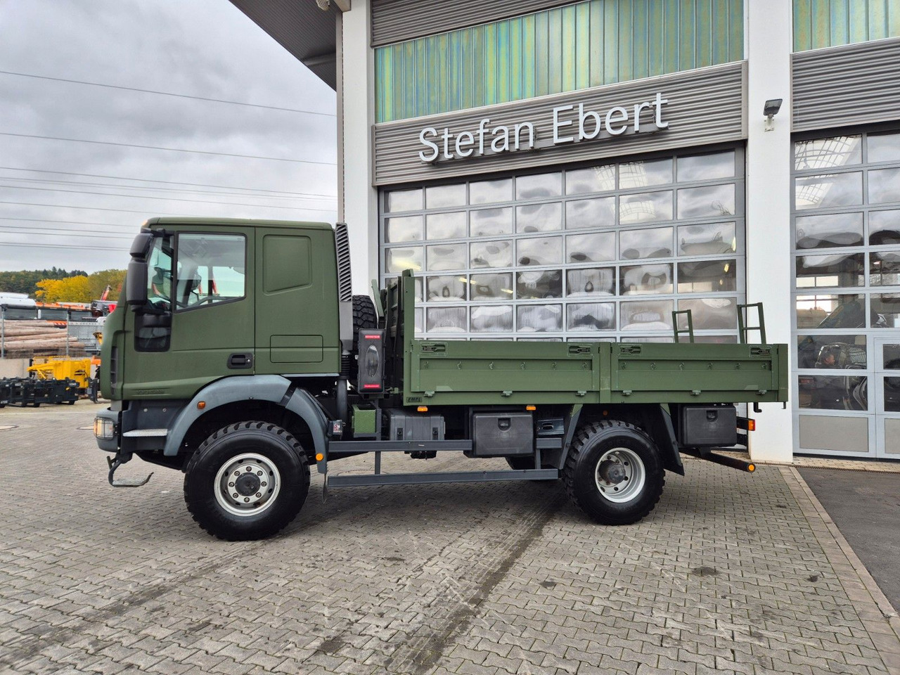 Iveco Eurocargo ML100E22WM-BW 4x4 Pritsche L-Haus Bett - משאית צד נופל/ שטוחה: תמונה 5 Iveco Eurocargo ML100E22WM-BW 4x4 Pritsche L-Haus Bett - משאית צד נופל/ שטוחה: תמונה 5