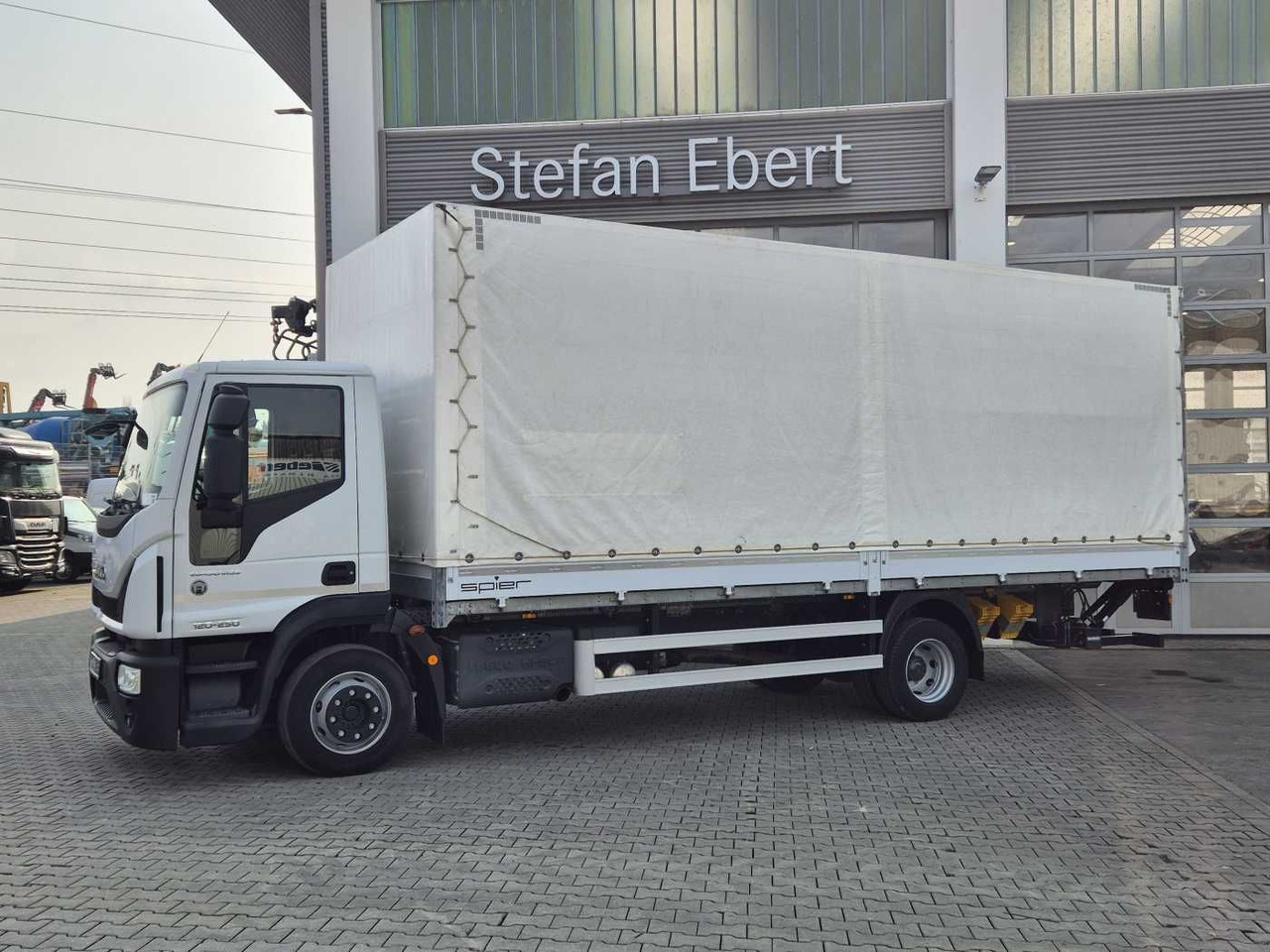Iveco Eurocargo ML120E25 LBW 1.500kg Klima 3 Sitze - משאית וילונות צד: תמונה 4 Iveco Eurocargo ML120E25 LBW 1.500kg Klima 3 Sitze - משאית וילונות צד: תמונה 4