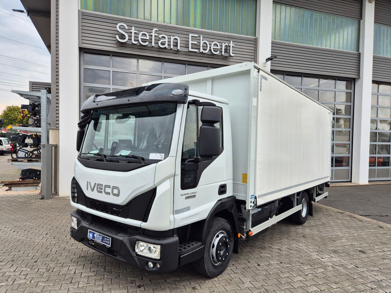 Iveco Eurocargo ML120EL25/P Böse Schiebeplanen LBW AHK - משאית משקאות: תמונה 1 Iveco Eurocargo ML120EL25/P Böse Schiebeplanen LBW AHK - משאית משקאות: תמונה 1