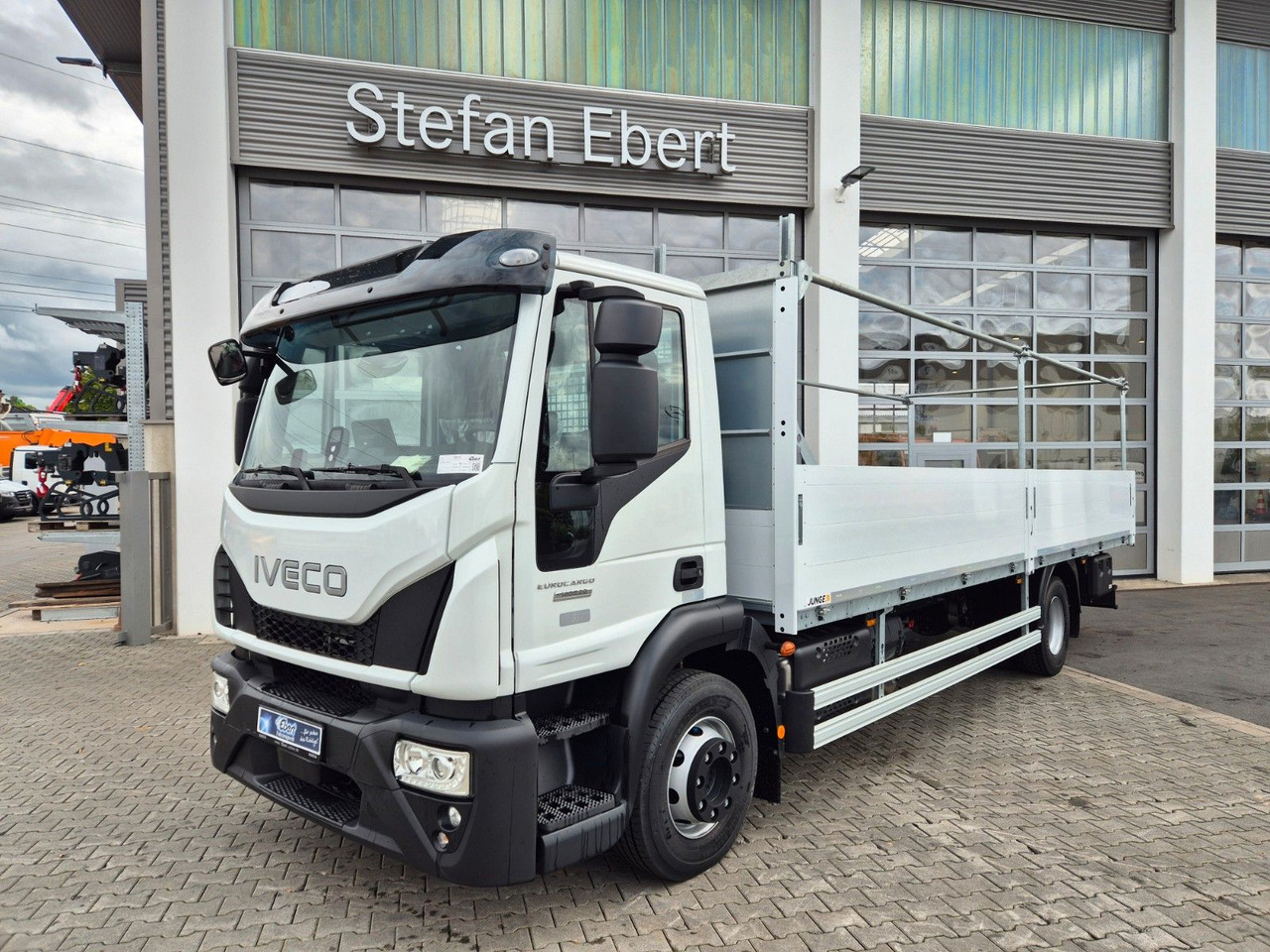 Iveco Eurocargo ML140E28/P Gerüstbau 3 Sitze AHK Klima - משאית צד נופל/ שטוחה: תמונה 1 Iveco Eurocargo ML140E28/P Gerüstbau 3 Sitze AHK Klima - משאית צד נופל/ שטוחה: תמונה 1