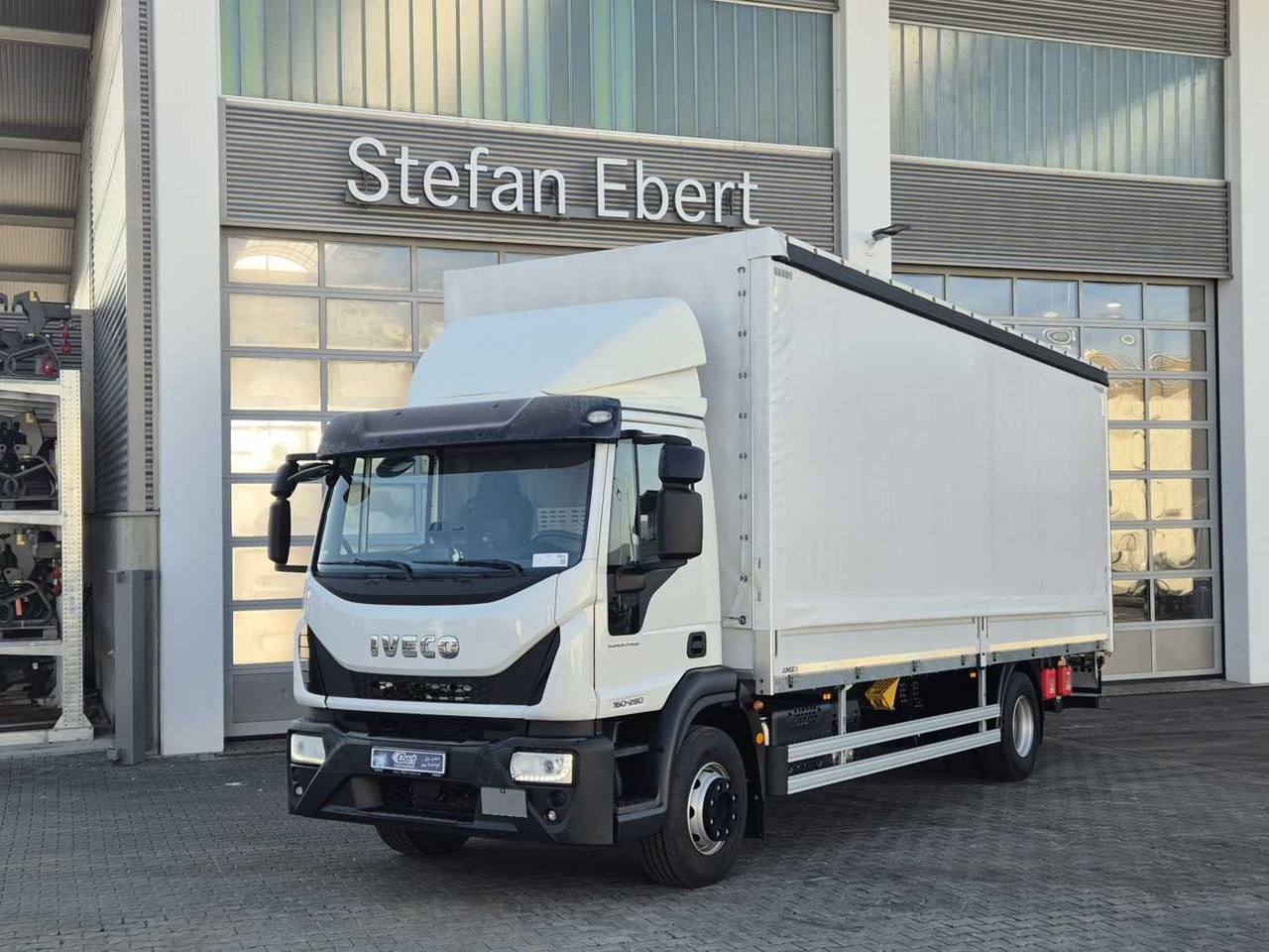 Iveco Eurocargo ML160E28/P LBW Bär Schiebeplane AHK - משאית וילונות צד: תמונה 1 Iveco Eurocargo ML160E28/P LBW Bär Schiebeplane AHK - משאית וילונות צד: תמונה 1