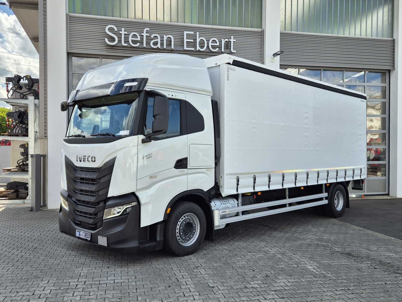 Iveco S-Way AS190S42/P Schiebeplanen LBW 2.000kg AHK - משאית וילונות צד: תמונה 1 Iveco S-Way AS190S42/P Schiebeplanen LBW 2.000kg AHK - משאית וילונות צד: תמונה 1
