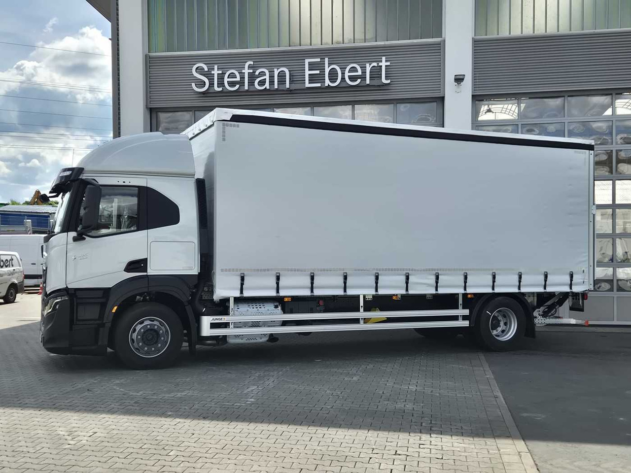 Iveco S-Way AT190S40/P Schiebeplanen LBW AHK Bett - משאית וילונות צד: תמונה 5 Iveco S-Way AT190S40/P Schiebeplanen LBW AHK Bett - משאית וילונות צד: תמונה 5