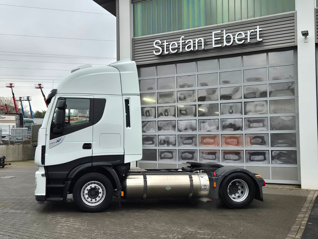 Iveco Stralis 460NP LNG Intarder 3 Stück - יחידת טרקטור: תמונה 4 Iveco Stralis 460NP LNG Intarder 3 Stück - יחידת טרקטור: תמונה 4