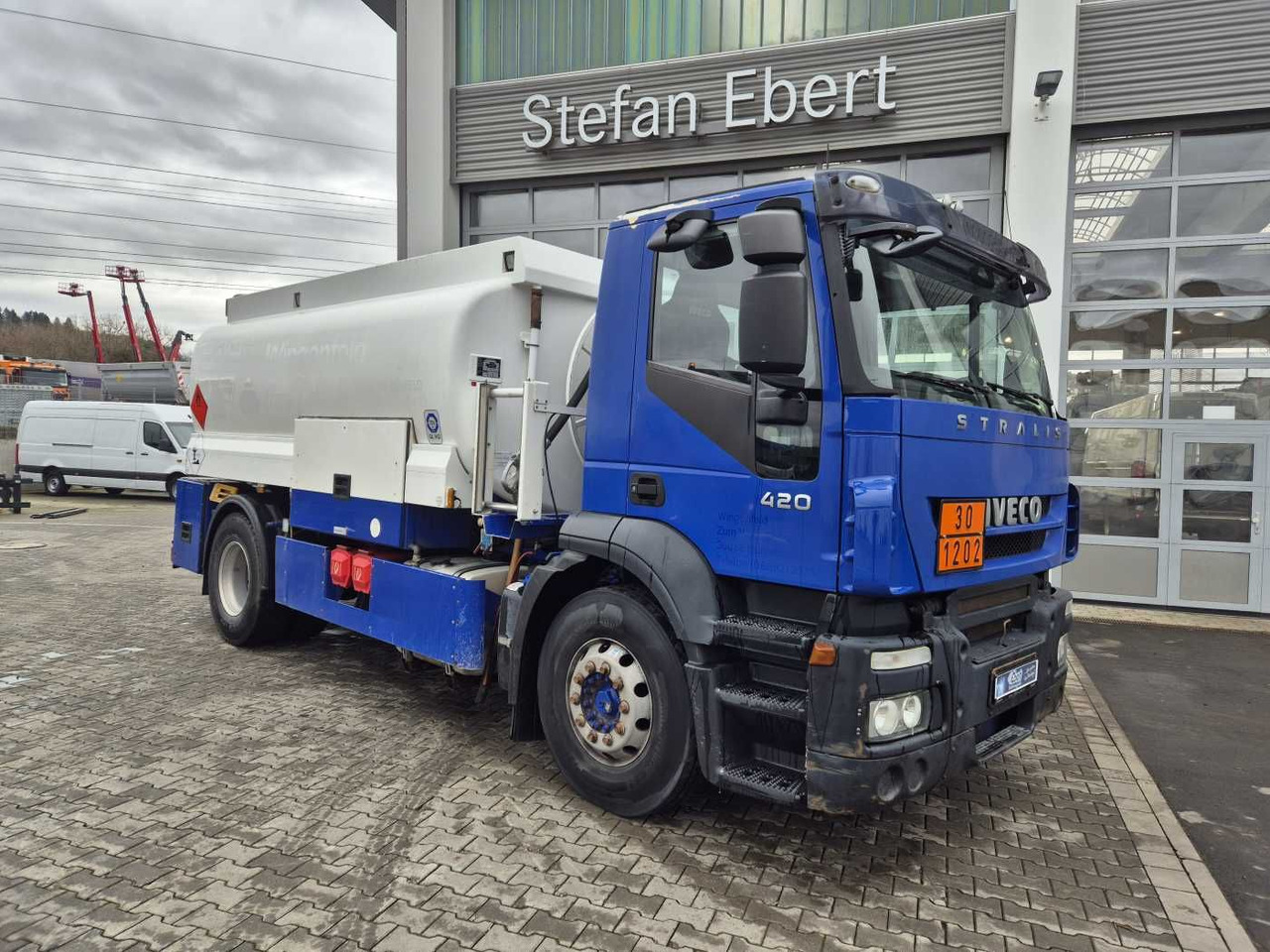 Iveco Stralis AD190S42/P 14.000L Lindner&Fischer - משאית מכל: תמונה 2 Iveco Stralis AD190S42/P 14.000L Lindner&Fischer - משאית מכל: תמונה 2