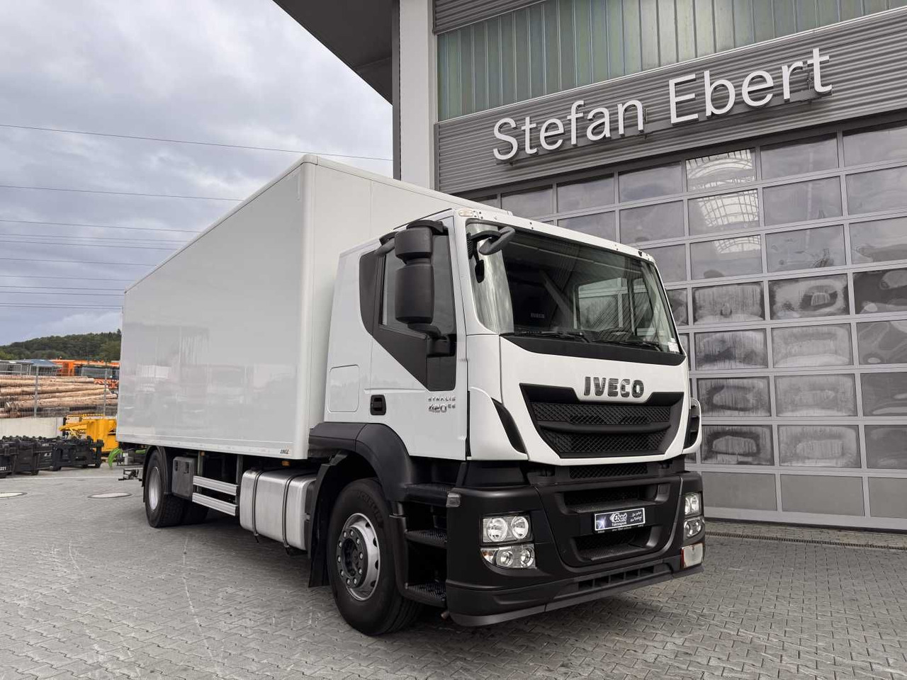 Iveco Stralis AT190S42/FP-D 4x2 Koffer+LBW faltbar AHK - משאית תיבה: תמונה 3 Iveco Stralis AT190S42/FP-D 4x2 Koffer+LBW faltbar AHK - משאית תיבה: תמונה 3