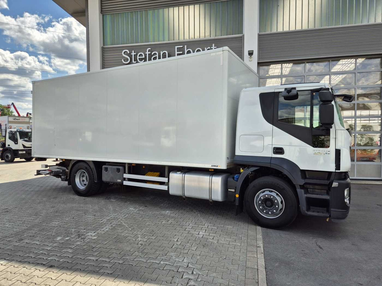 Iveco Stralis AT190S42/FP-D LBW Bär 1.500kg faltbar - משאית תיבה: תמונה 5 Iveco Stralis AT190S42/FP-D LBW Bär 1.500kg faltbar - משאית תיבה: תמונה 5