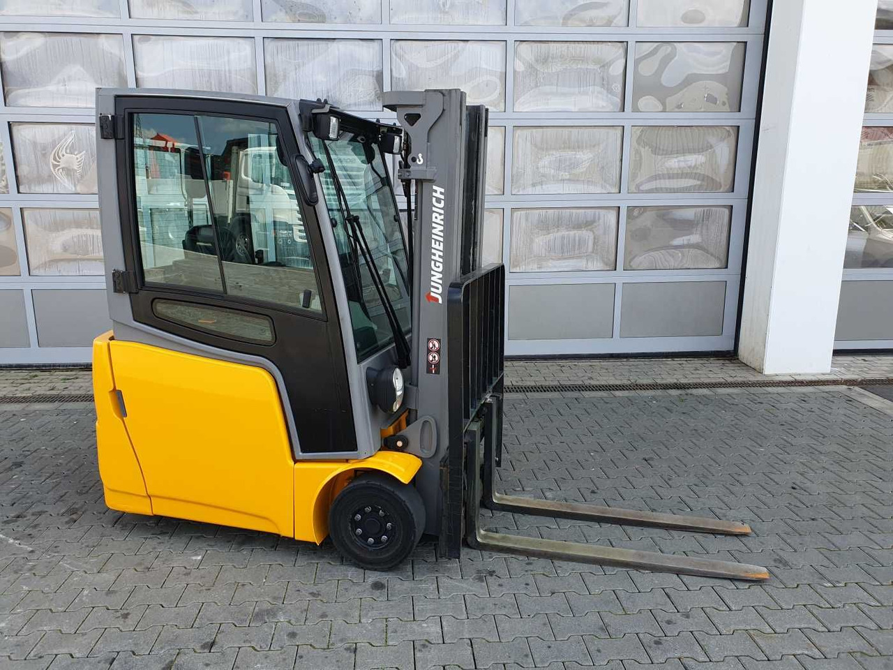 Jungheinrich EFG 215 / Triplex: 4.25m! / SS / 4.166h / 2024 - מלגזה חשמלית: תמונה 2 Jungheinrich EFG 215 / Triplex: 4.25m! / SS / 4.166h / 2024 - מלגזה חשמלית: תמונה 2