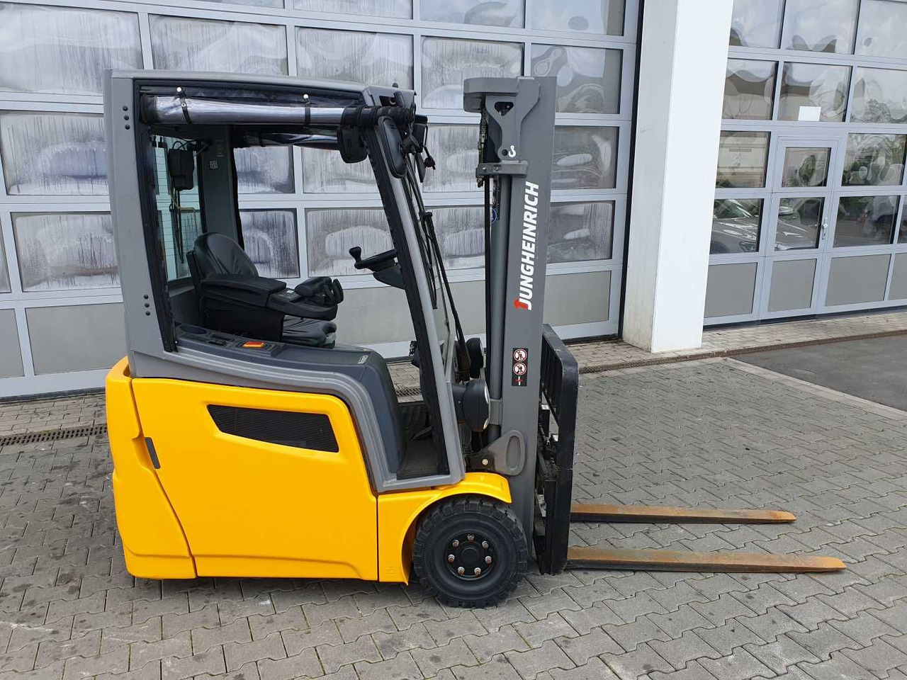 Jungheinrich EFG 215 / Triplex: 4.25m! / SS / nur 1.368h! - מלגזה חשמלית: תמונה 3 Jungheinrich EFG 215 / Triplex: 4.25m! / SS / nur 1.368h! - מלגזה חשמלית: תמונה 3