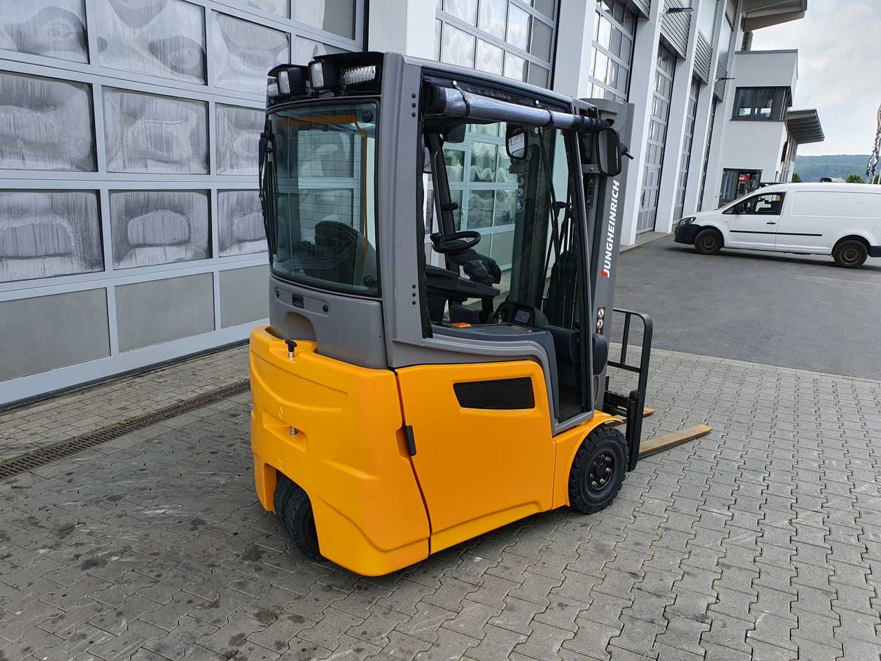 Jungheinrich EFG 215 / Triplex: 4.25m! / SS / nur 1.368h! - מלגזה חשמלית: תמונה 4 Jungheinrich EFG 215 / Triplex: 4.25m! / SS / nur 1.368h! - מלגזה חשמלית: תמונה 4