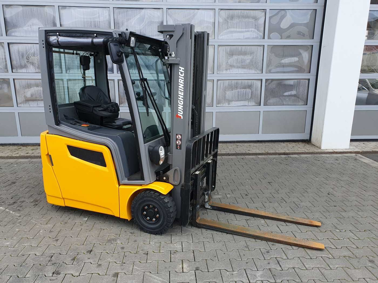Jungheinrich EFG 215 / Triplex: 4.25m! / SS / nur 1.368h! - מלגזה חשמלית: תמונה 2 Jungheinrich EFG 215 / Triplex: 4.25m! / SS / nur 1.368h! - מלגזה חשמלית: תמונה 2