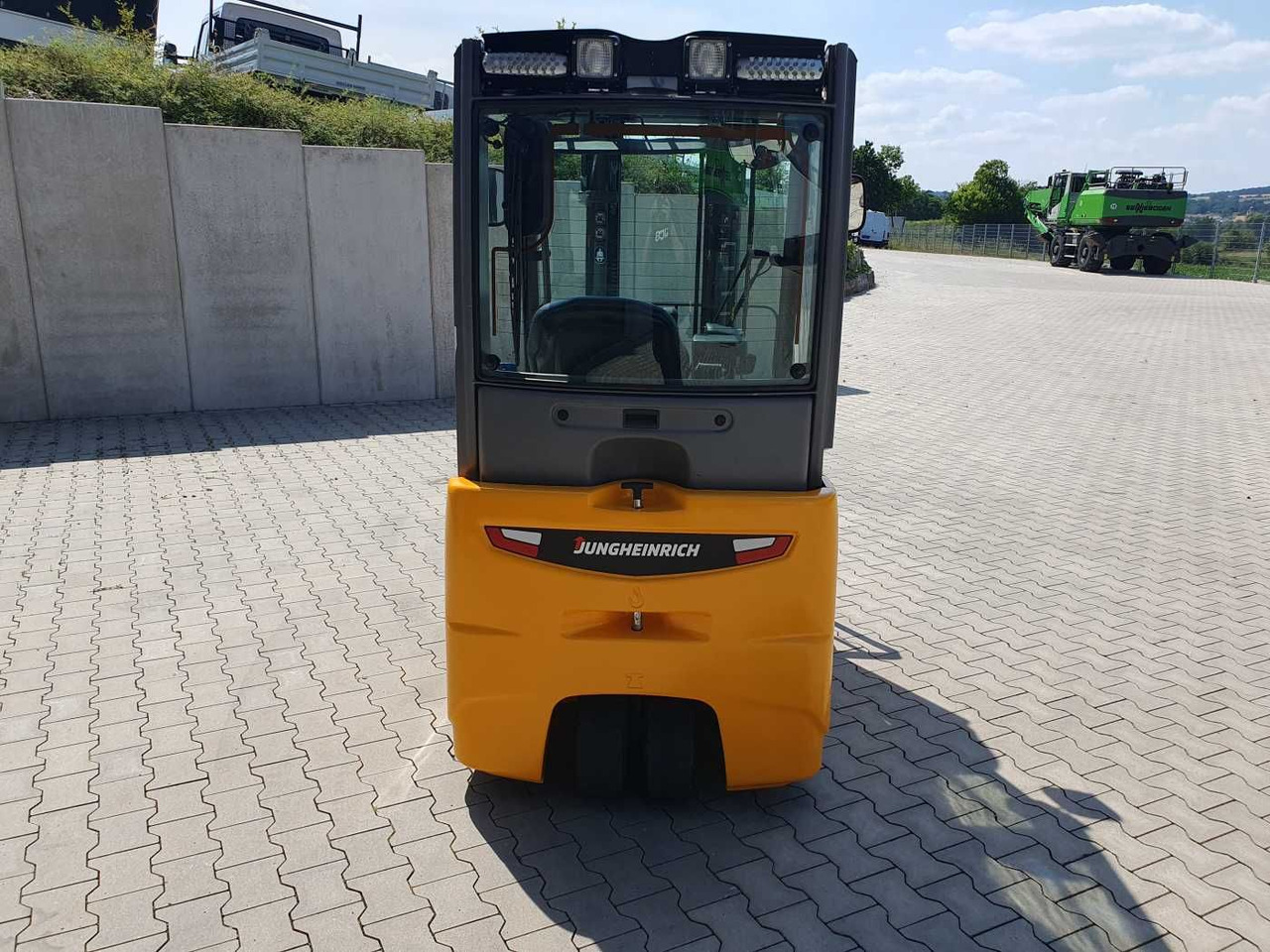 Jungheinrich EFG 215 / Triplex 4.25m / SS / nur 1.680h / 2021 - מלגזה חשמלית: תמונה 4 Jungheinrich EFG 215 / Triplex 4.25m / SS / nur 1.680h / 2021 - מלגזה חשמלית: תמונה 4