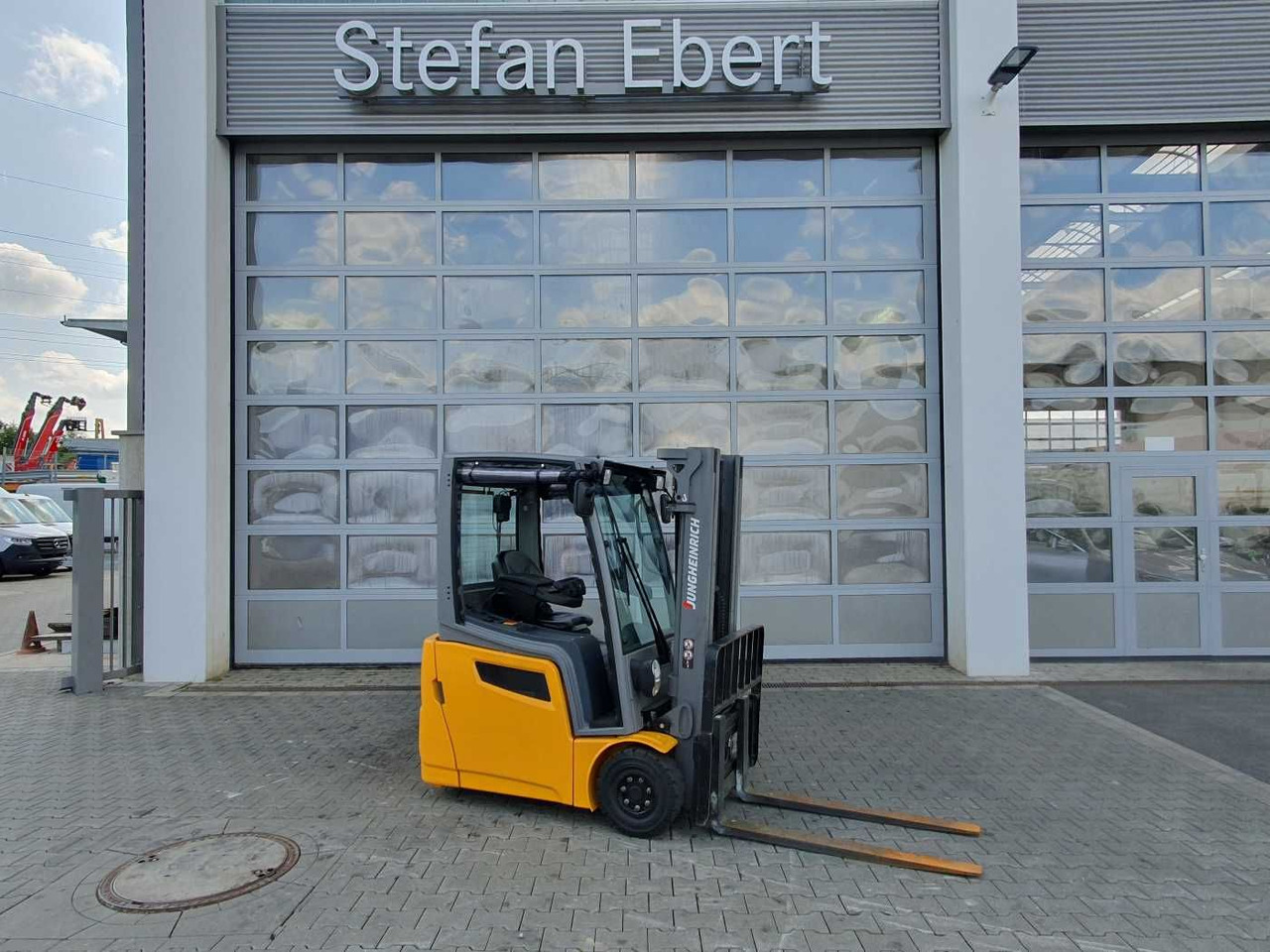 Jungheinrich EFG 215 / Triplex: 4.25m! / SS / nur 2.184h! - מלגזה חשמלית: תמונה 1 Jungheinrich EFG 215 / Triplex: 4.25m! / SS / nur 2.184h! - מלגזה חשמלית: תמונה 1