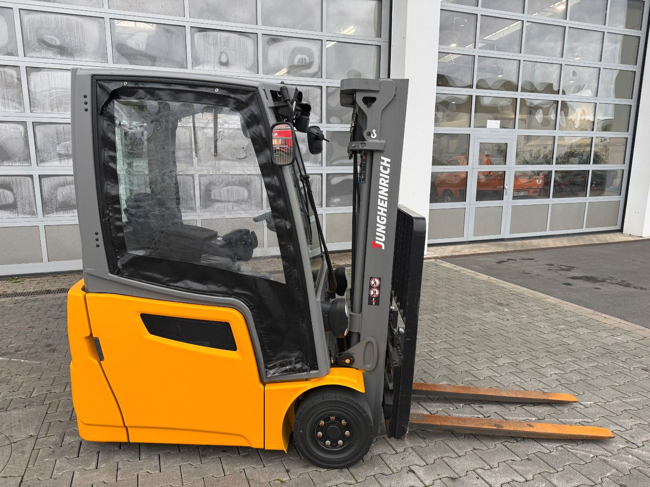 Jungheinrich EFG 215 / Triplex: 4.25m! / SS / nur 2.819h! - מלגזה חשמלית: תמונה 2 Jungheinrich EFG 215 / Triplex: 4.25m! / SS / nur 2.819h! - מלגזה חשמלית: תמונה 2