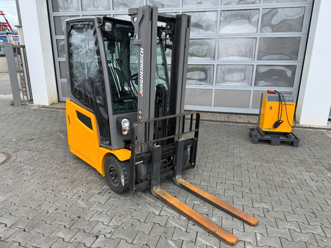 Jungheinrich EFG 215 / Triplex: 4.25m! / SS / nur 3.298h! - מלגזה חשמלית: תמונה 3 Jungheinrich EFG 215 / Triplex: 4.25m! / SS / nur 3.298h! - מלגזה חשמלית: תמונה 3
