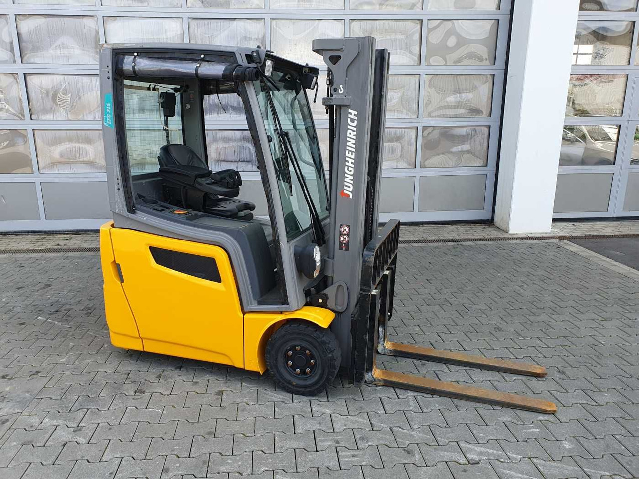 Jungheinrich EFG 215 / Triplex: 4.25m! / nur 3.439h! / 2022 - מלגזה חשמלית: תמונה 2 Jungheinrich EFG 215 / Triplex: 4.25m! / nur 3.439h! / 2022 - מלגזה חשמלית: תמונה 2