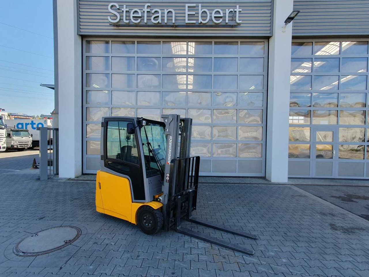 Jungheinrich EFG 215 / Triplex: 4.30m! / SS / nur 277h / 2022 - מלגזה חשמלית: תמונה 1 Jungheinrich EFG 215 / Triplex: 4.30m! / SS / nur 277h / 2022 - מלגזה חשמלית: תמונה 1