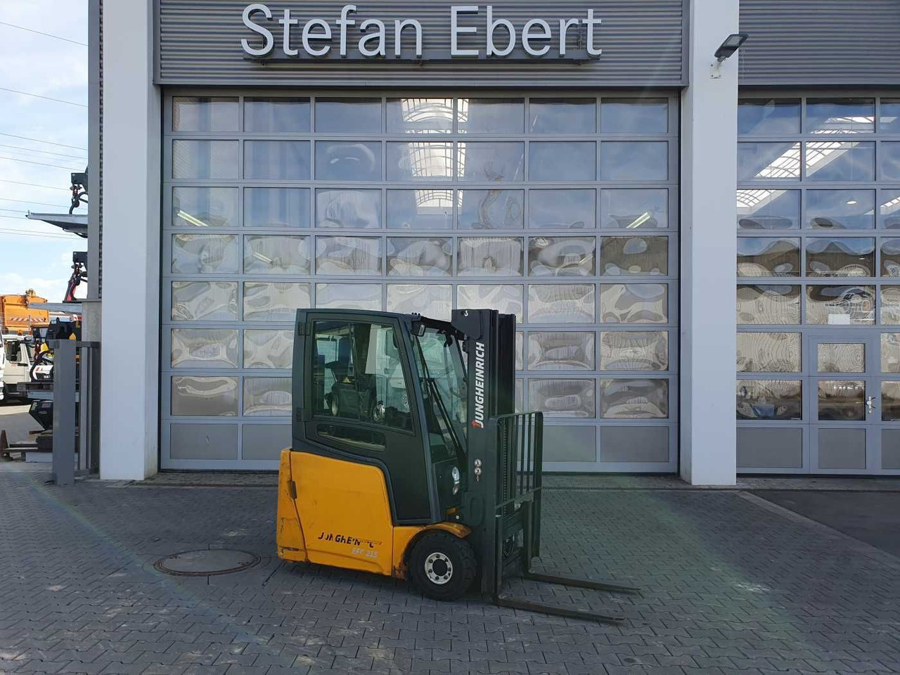 Jungheinrich EFG 215 / Triplex: 4.35m! / SS / nur 2.054h! - מלגזה חשמלית: תמונה 1 Jungheinrich EFG 215 / Triplex: 4.35m! / SS / nur 2.054h! - מלגזה חשמלית: תמונה 1