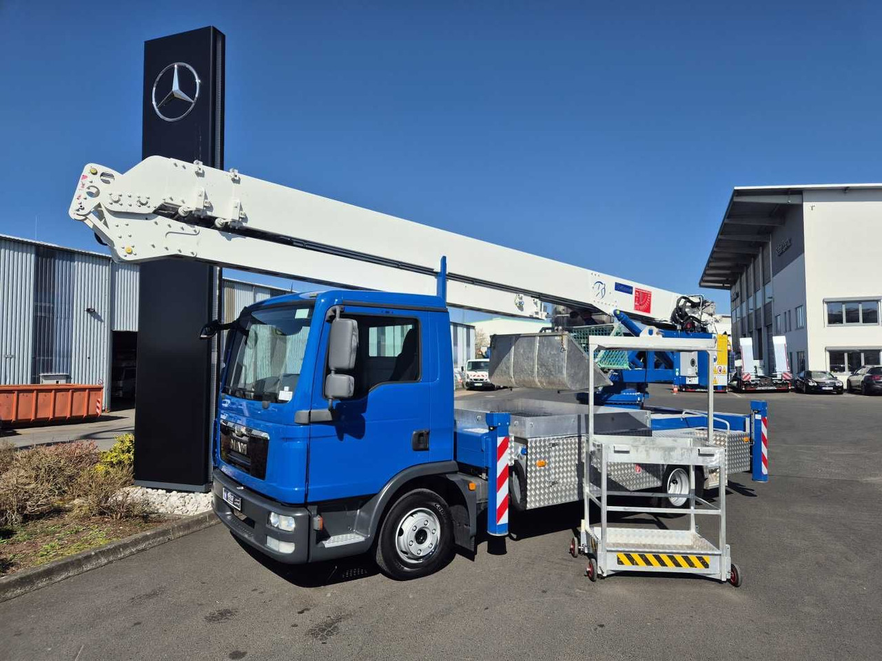 MAN TGL 8.150 Dachdeckerkran Klaas K25-30 TSP Funk - משאית מנוף: תמונה 2 MAN TGL 8.150 Dachdeckerkran Klaas K25-30 TSP Funk - משאית מנוף: תמונה 2