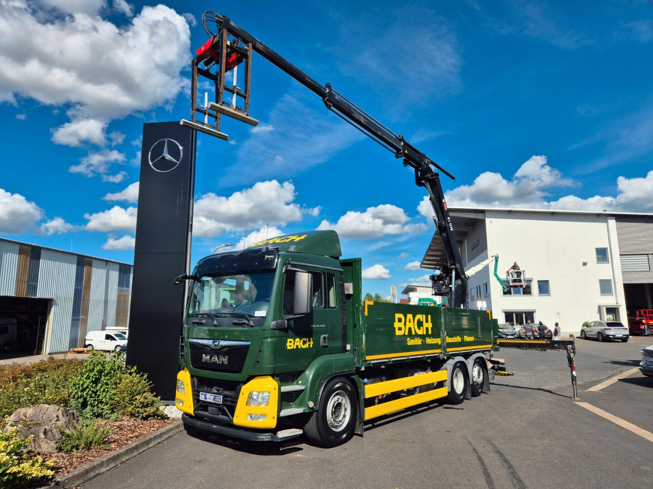 MAN TGS 26.420 6x2-4 LL Hiab 177K PRO 2 Stück - משאית מנוף: תמונה 1 MAN TGS 26.420 6x2-4 LL Hiab 177K PRO 2 Stück - משאית מנוף: תמונה 1