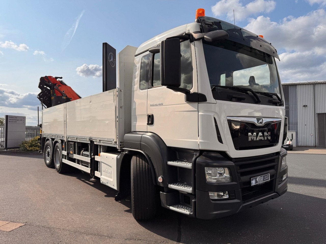 MAN TGS 26.420 L 6x2 - משאית צד נופל/ שטוחה, משאית מנוף: תמונה 3 MAN TGS 26.420 L 6x2 - משאית צד נופל/ שטוחה, משאית מנוף: תמונה 3