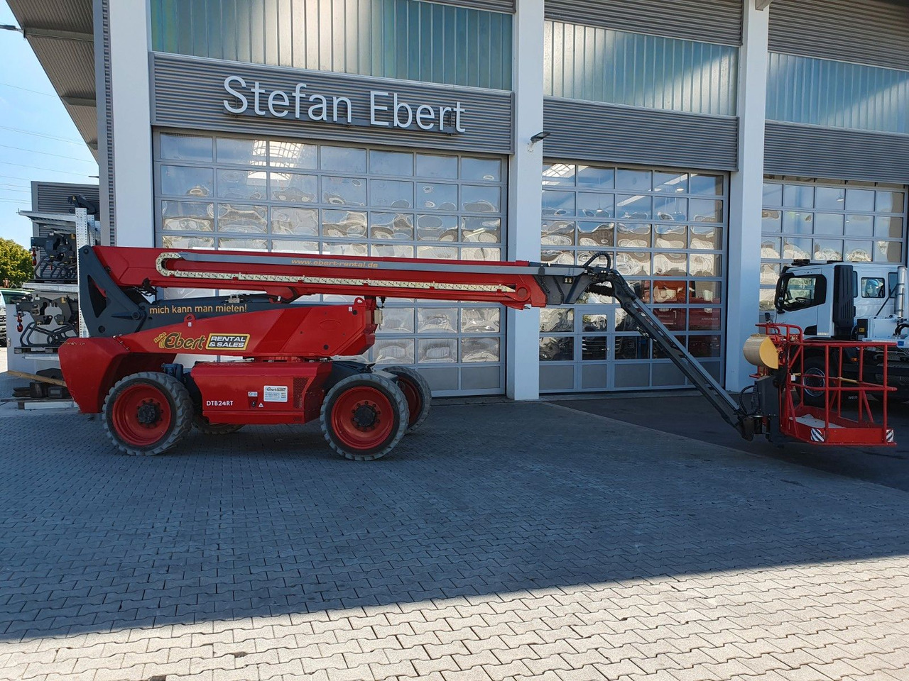 Magni DTB 24 RT 4x4 / 24,8m / 454kg / nur 1.250h - פלטפורמה אווירית מותקנת על משאית: תמונה 2 Magni DTB 24 RT 4x4 / 24,8m / 454kg / nur 1.250h - פלטפורמה אווירית מותקנת על משאית: תמונה 2