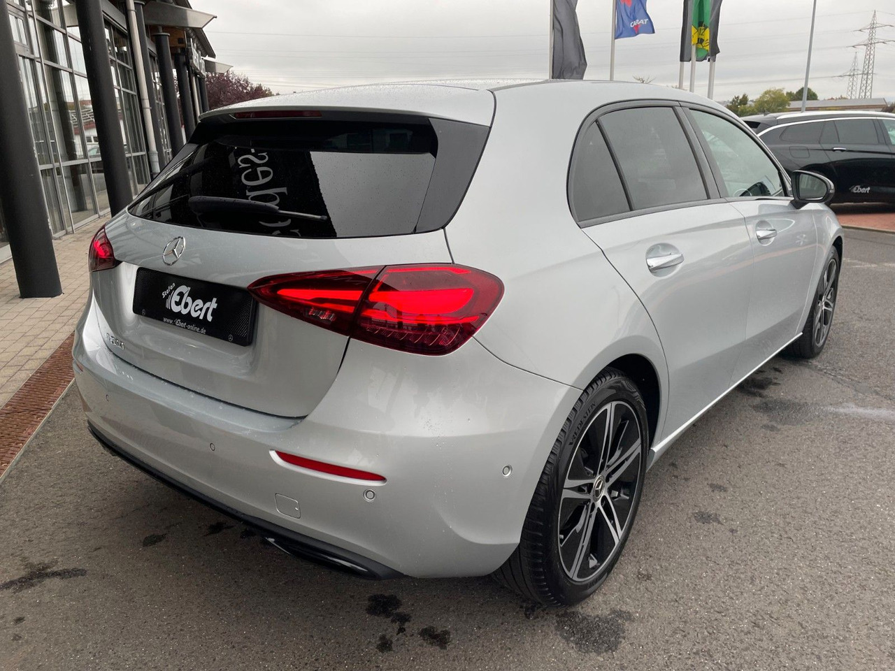Mercedes-Benz A 200 Progressive Ambiente+R-Kamera+ - סדאן: תמונה 4 Mercedes-Benz A 200 Progressive Ambiente+R-Kamera+ - סדאן: תמונה 4