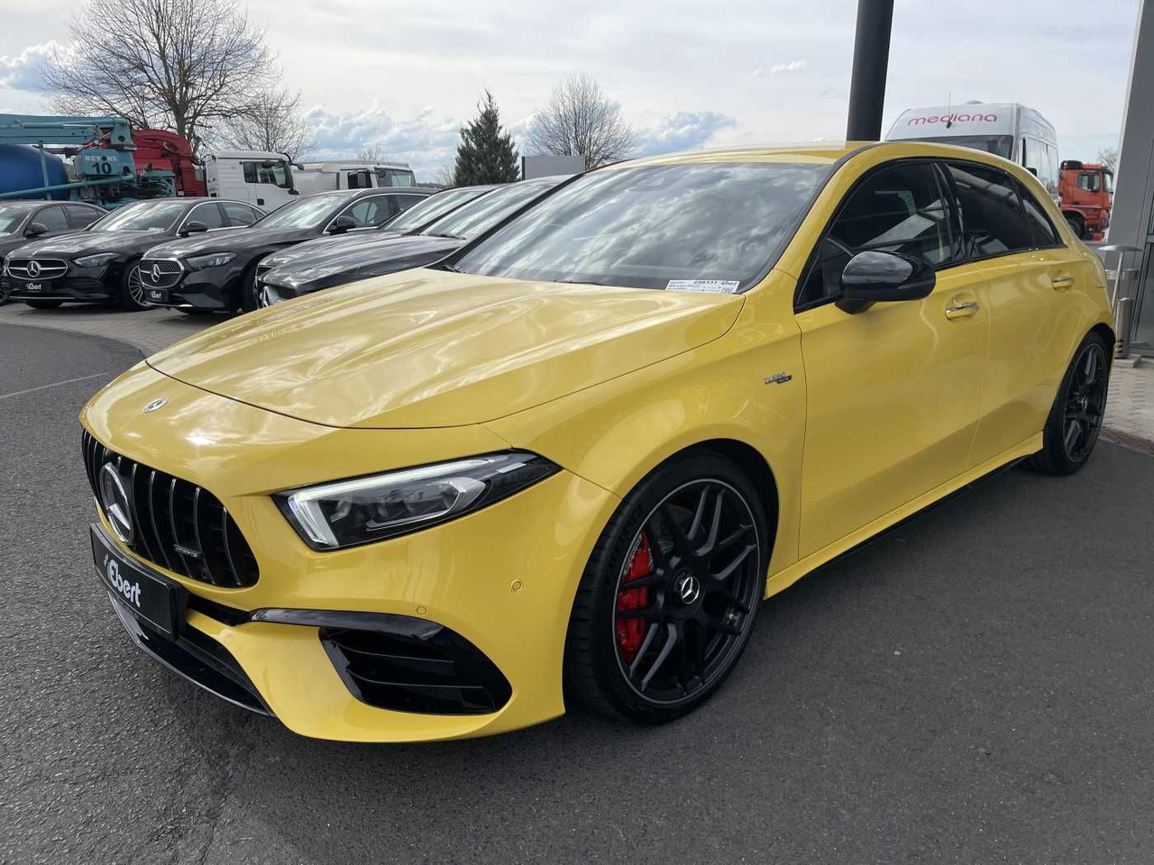 Mercedes-Benz A 45 S AMG PerfSitz+Night+PAGA+RIDE +19' - מכונית: תמונה 2 Mercedes-Benz A 45 S AMG PerfSitz+Night+PAGA+RIDE +19' - מכונית: תמונה 2