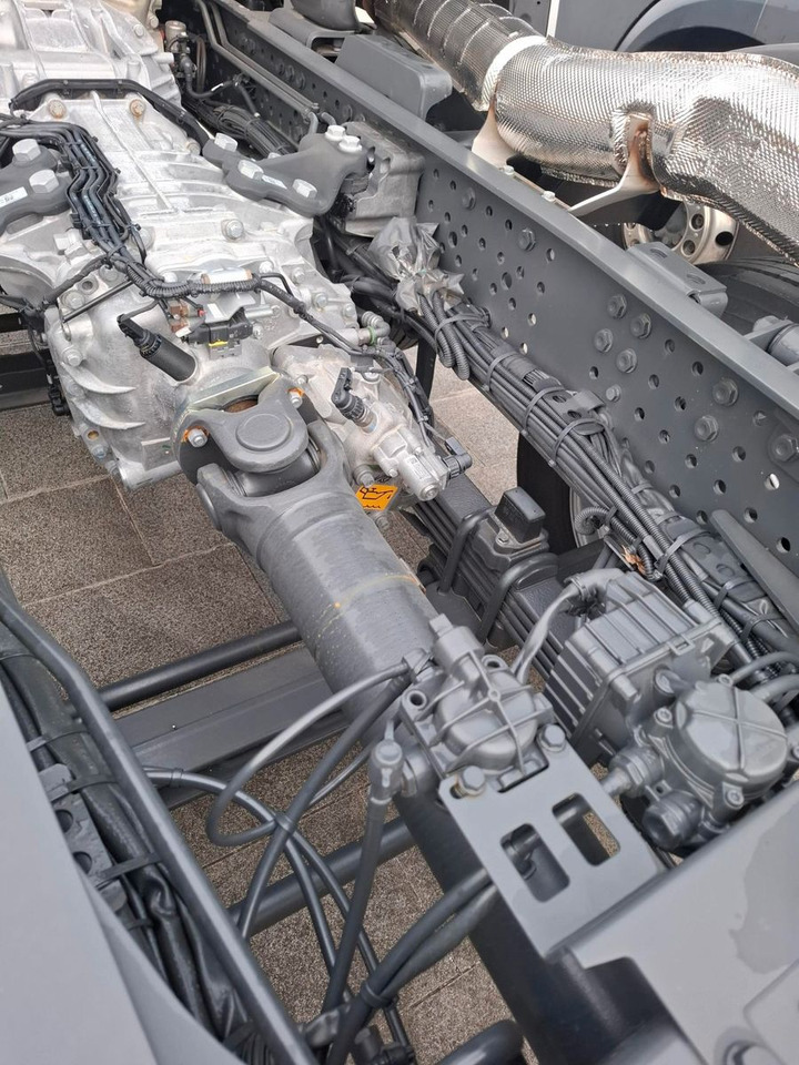 Mercedes-Benz Arocs 4153 8x4 Fahrgestell - משאית עם שלדת תא: תמונה 5 Mercedes-Benz Arocs 4153 8x4 Fahrgestell - משאית עם שלדת תא: תמונה 5