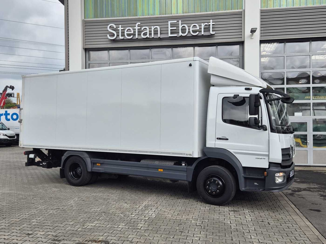 Mercedes-Benz Atego 1524 L LBW 1.500kg Klima Standheizung - משאית תיבה: תמונה 2 Mercedes-Benz Atego 1524 L LBW 1.500kg Klima Standheizung - משאית תיבה: תמונה 2