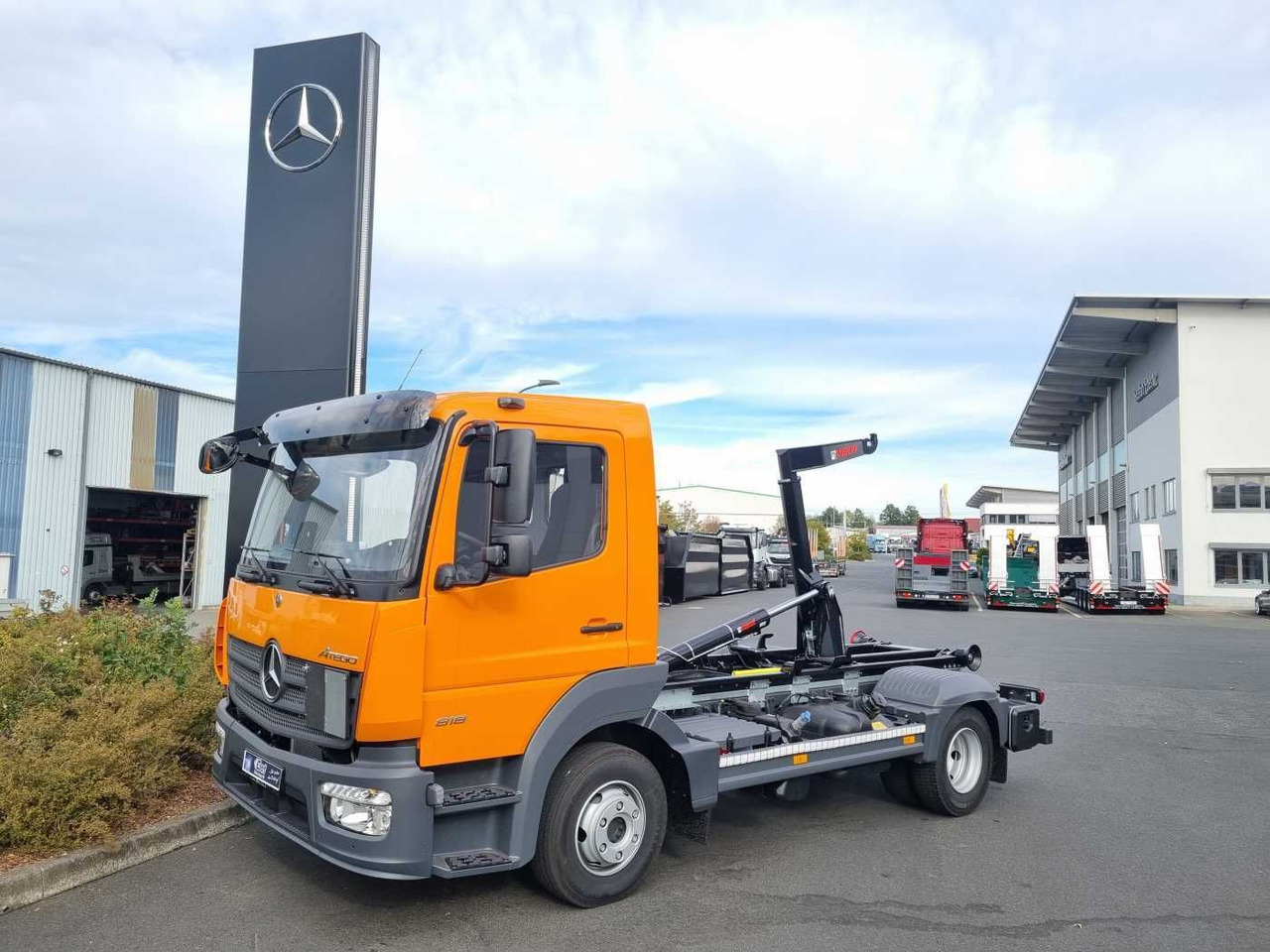 Mercedes-Benz Atego 818 K 4x2 HIAB XR5S3650 AHK Klima - משאית הרמת וו: תמונה 1 Mercedes-Benz Atego 818 K 4x2 HIAB XR5S3650 AHK Klima - משאית הרמת וו: תמונה 1