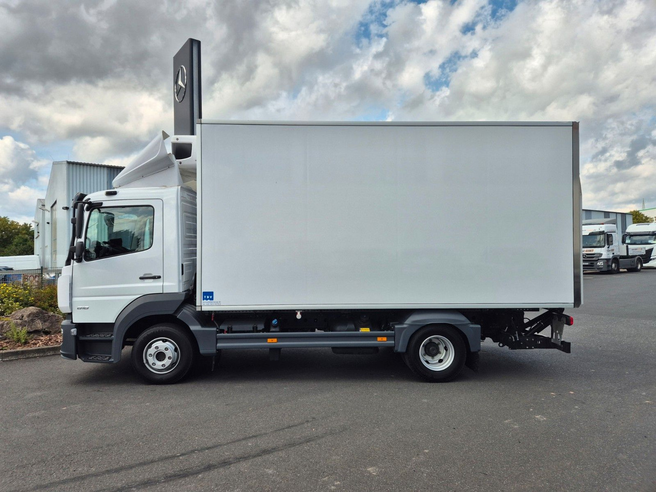 Mercedes-Benz Atego 818 L Kühlkoffer + LBW Carrier Xarios 6 - כלי רכב מסחרי לקירור: תמונה 5 Mercedes-Benz Atego 818 L Kühlkoffer + LBW Carrier Xarios 6 - כלי רכב מסחרי לקירור: תמונה 5