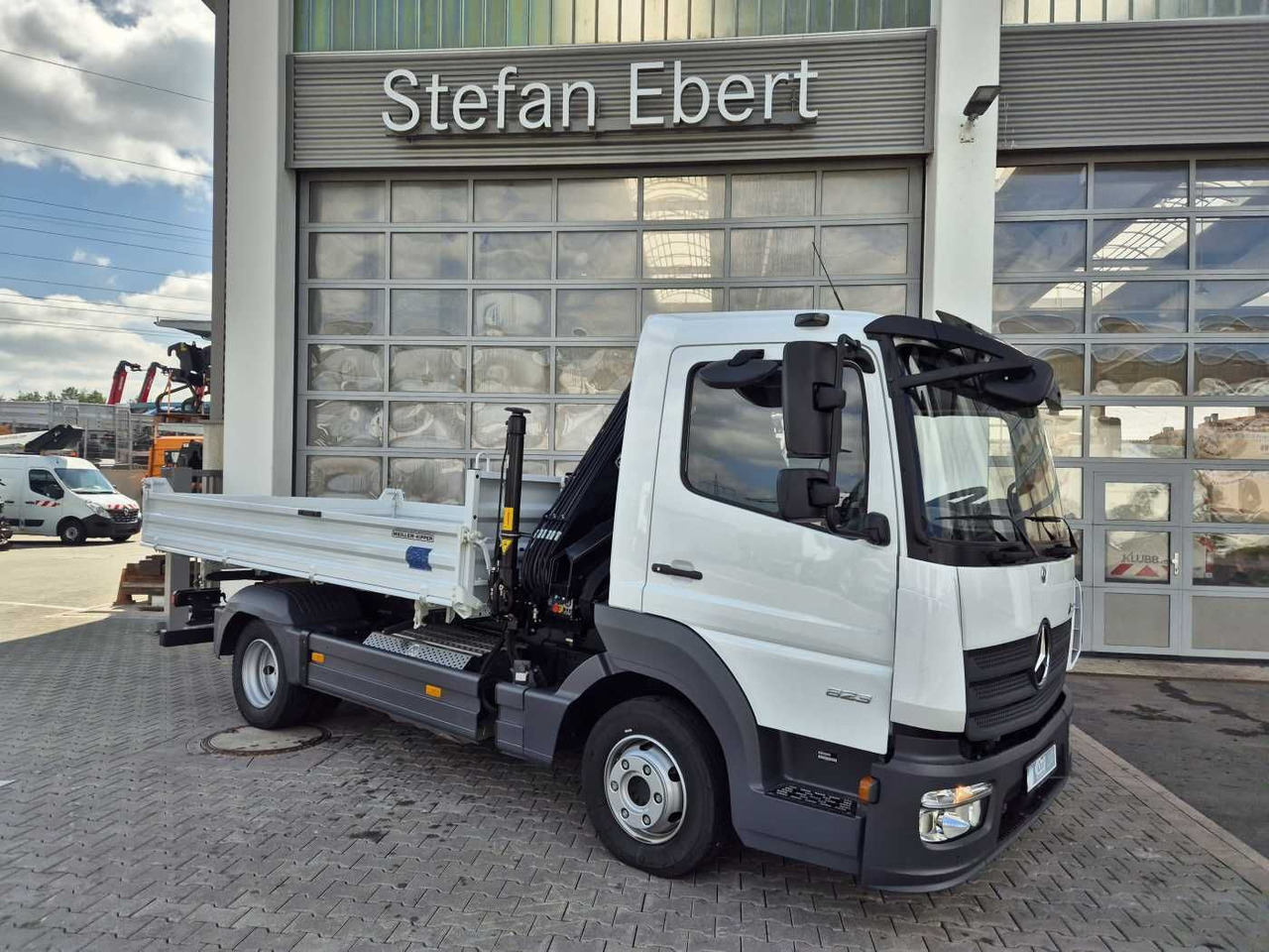 Mercedes-Benz Atego 823 KK Kipper+Kran+Funk+Greifersteuerung - כלי רכב מסחרי מזהיר: תמונה 3 Mercedes-Benz Atego 823 KK Kipper+Kran+Funk+Greifersteuerung - כלי רכב מסחרי מזהיר: תמונה 3