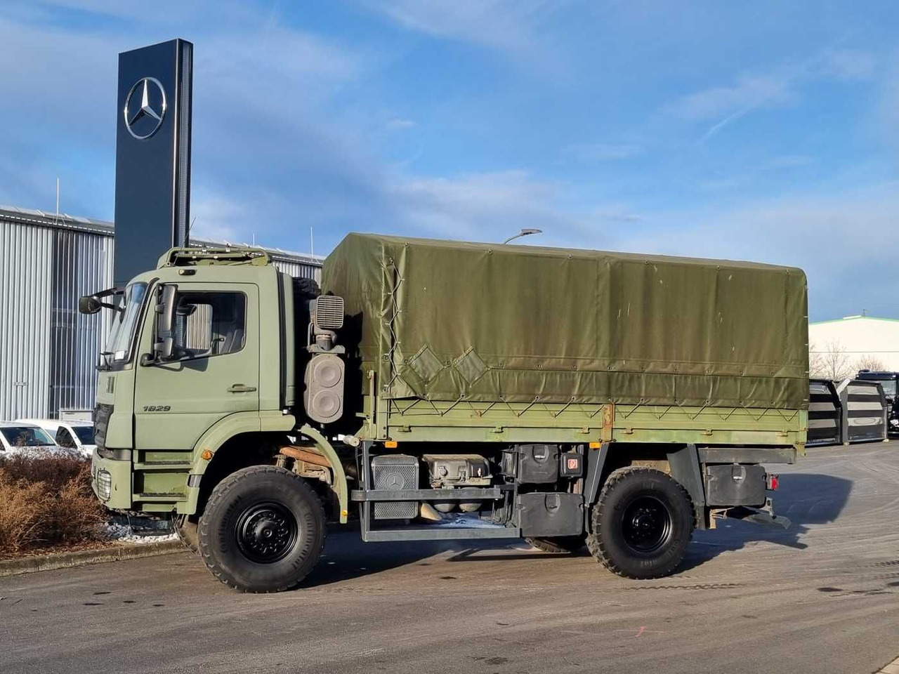Mercedes-Benz Axor 1829 A 4x4 Pritsche/Plane 10 Stück - משאית וילונות צד: תמונה 5 Mercedes-Benz Axor 1829 A 4x4 Pritsche/Plane 10 Stück - משאית וילונות צד: תמונה 5