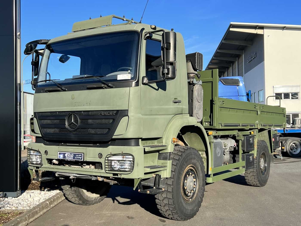 Mercedes-Benz Axor 1829 A 4x4 Pritsche - משאית צד נופל/ שטוחה: תמונה 2 Mercedes-Benz Axor 1829 A 4x4 Pritsche - משאית צד נופל/ שטוחה: תמונה 2
