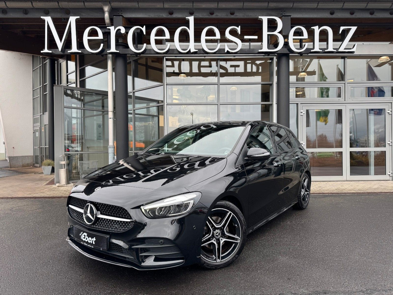 Mercedes-Benz B 200 AMG+AHK+Ambiente+RFK+MBUX+Night - סדאן: תמונה 1 Mercedes-Benz B 200 AMG+AHK+Ambiente+RFK+MBUX+Night - סדאן: תמונה 1
