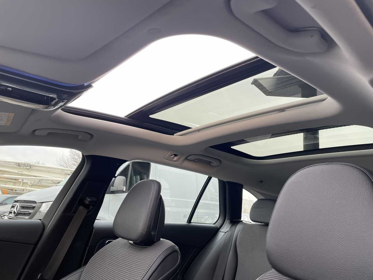 מכונית Mercedes-Benz C 180 T 9G AVANTGARDE+R-Kamera +PANO+SHZ+SPIEGEL: תמונה 15