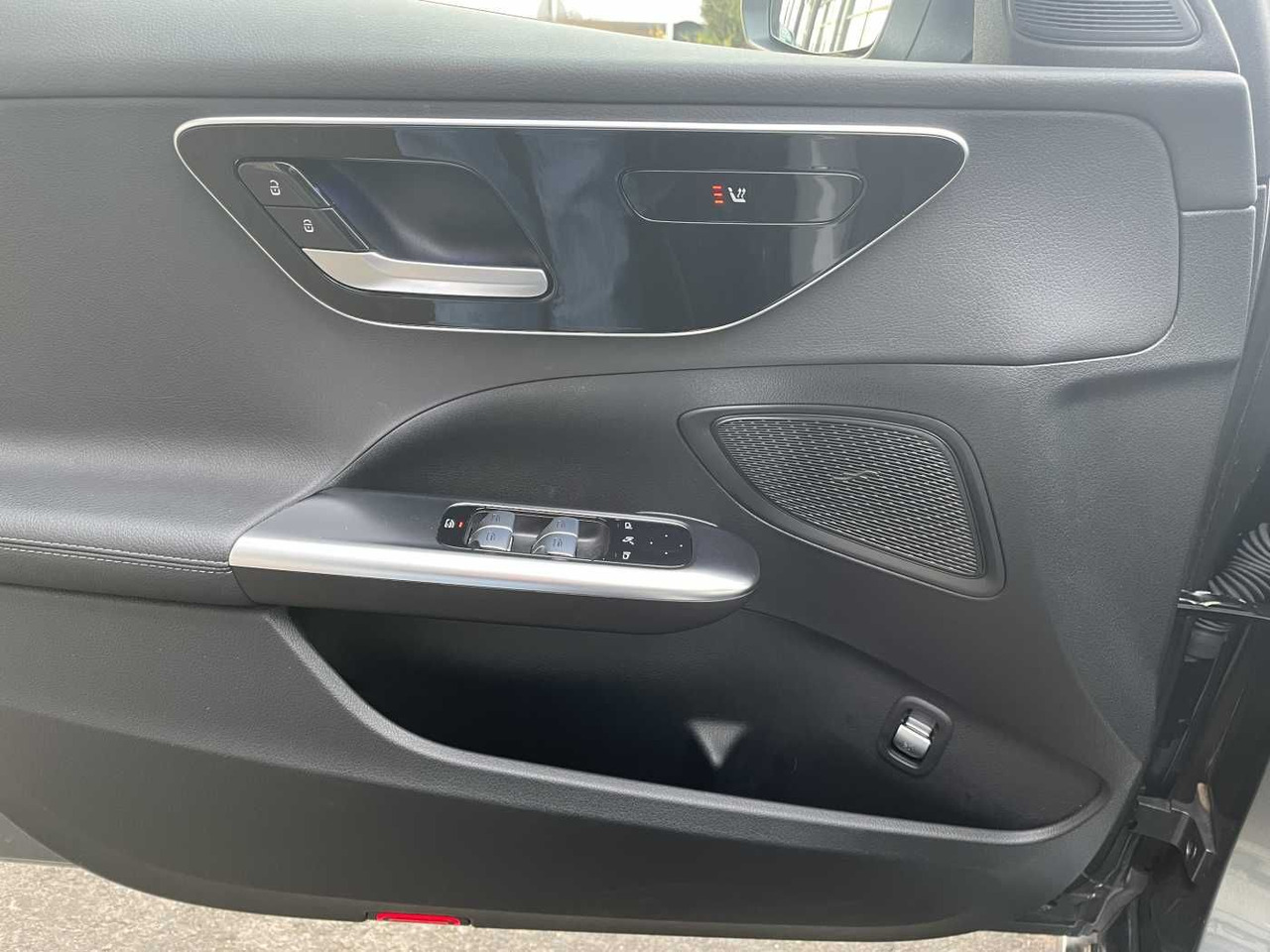 מכונית Mercedes-Benz C 180 T 9G AVANTGARDE+R-Kamera +PANO+SHZ+SPIEGEL: תמונה 11