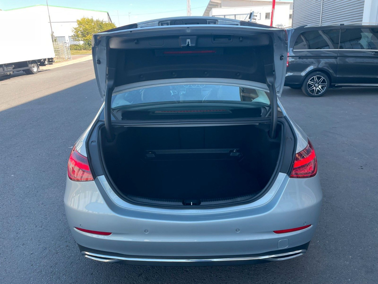 הַחכָּרָה  Mercedes-Benz C 220 d AVANTGARDE R-Kamera+Carplay+TotW+Ambient Mercedes-Benz C 220 d AVANTGARDE R-Kamera+Carplay+TotW+Ambient: תמונה 6