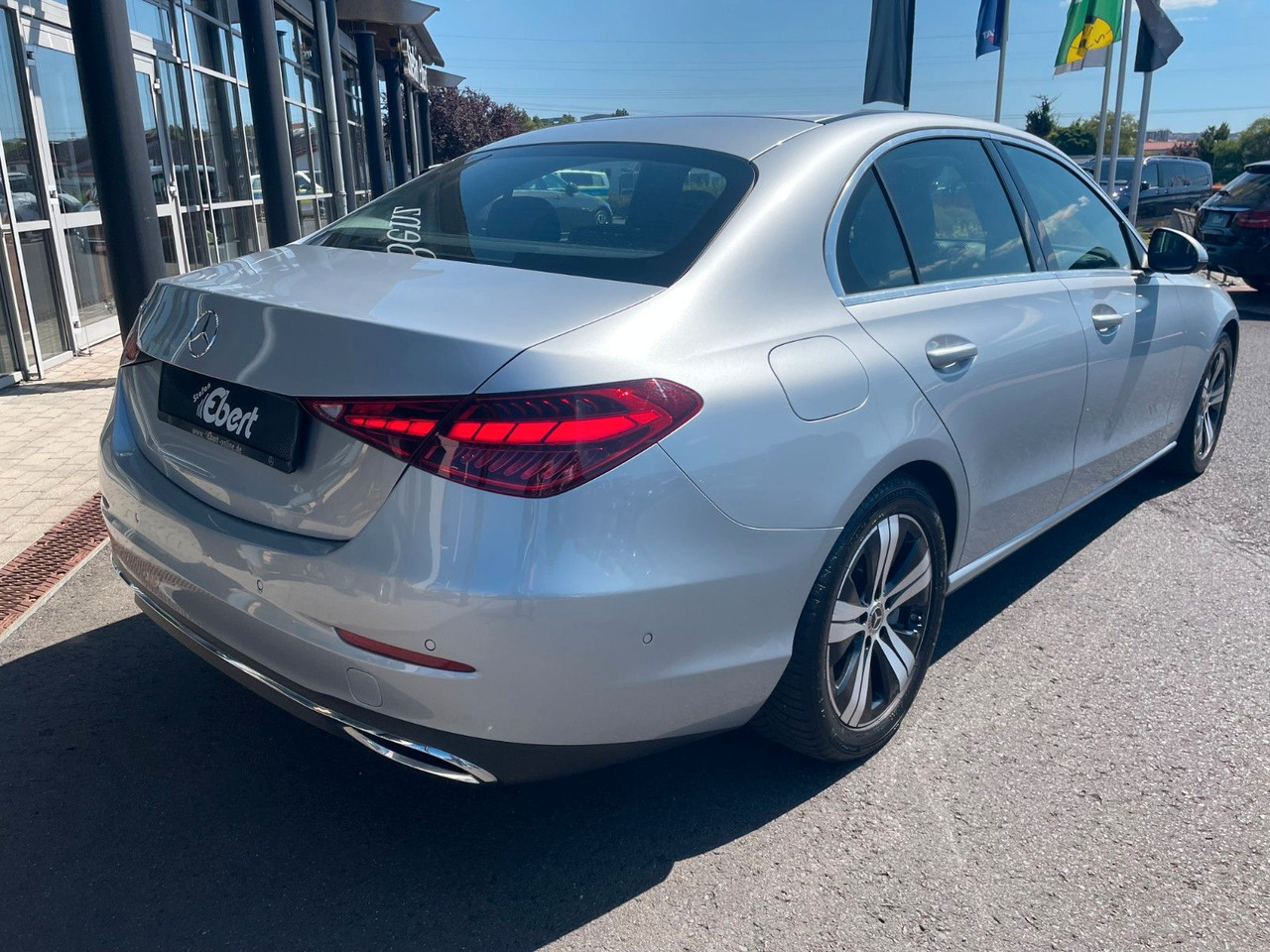 Mercedes-Benz C 220 d AVANTGARDE R-Kamera+Carplay+TotW+Ambient - סדאן: תמונה 5 Mercedes-Benz C 220 d AVANTGARDE R-Kamera+Carplay+TotW+Ambient - סדאן: תמונה 5