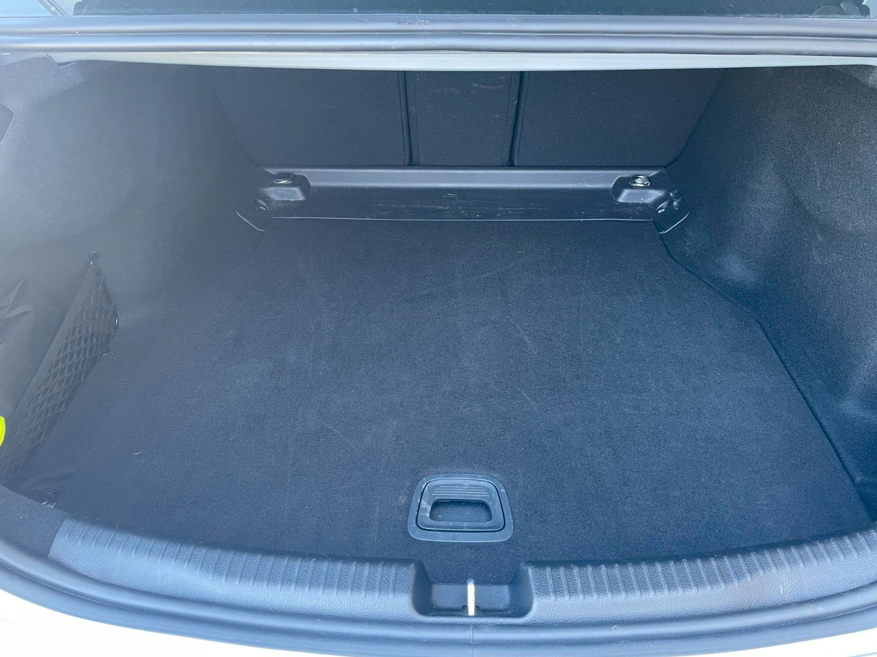 הַחכָּרָה  Mercedes-Benz C 220 d AVANTGARDE R-Kamera+Carplay+TotW+Ambient Mercedes-Benz C 220 d AVANTGARDE R-Kamera+Carplay+TotW+Ambient: תמונה 7